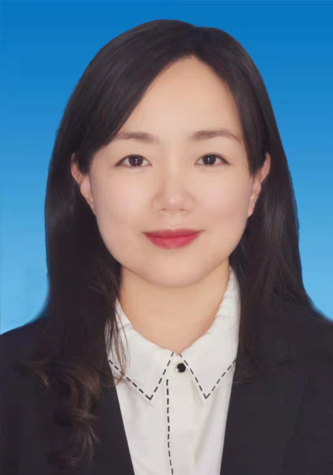 孟立慧證件照