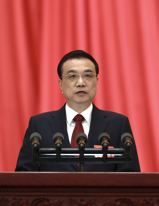 3月5日,李克強(qiáng)總理代表國(guó)務(wù)院在十三屆全國(guó)人大二次會(huì)議上作《政府工作報(bào)告》。